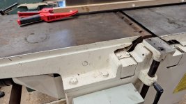 outfeed table bolts (Medium).jpg