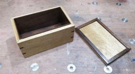 box_lid_off_800.jpg box_lid_off_800.jpg