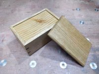 box_underside_and_lid_800.jpg box_underside_and_lid_800.jpg