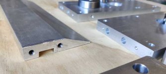 table_end_close_up_600.jpg