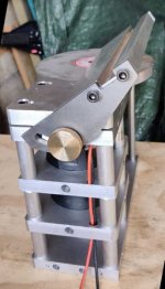 grinder_with_table_fitted_at_angle_600.jpg