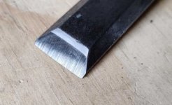 chisel_reshaped_240_grit_600.jpg